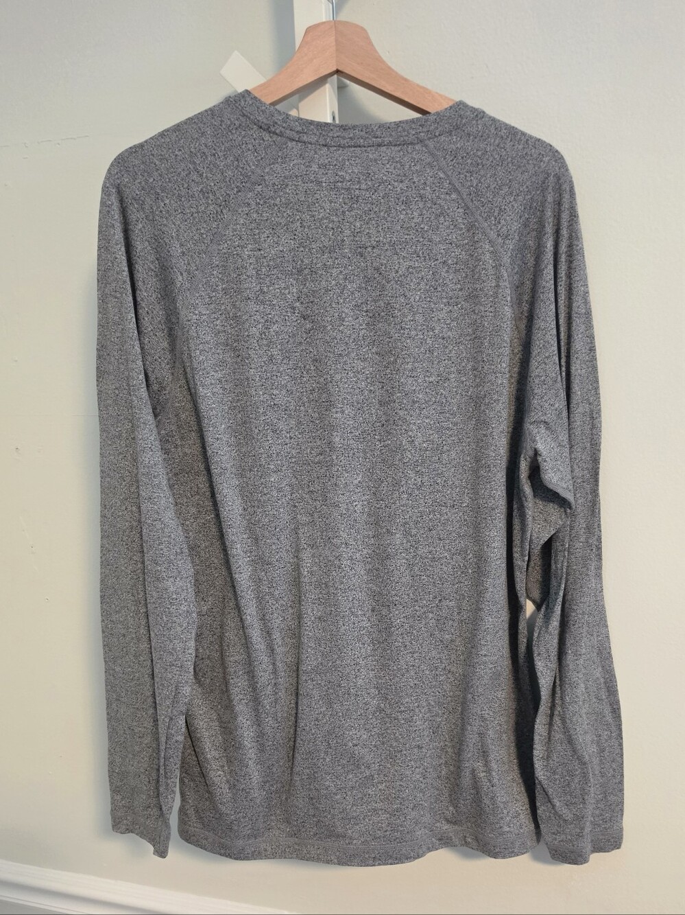 Rhone Reign Long Sleeve Performance Shirt Men's Large Heather Grey Athletic - Picture 2 of 9